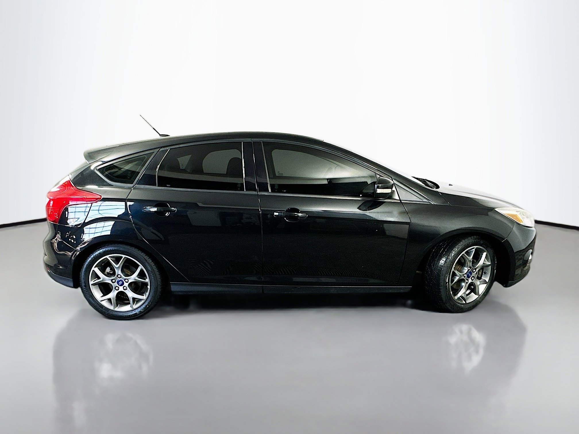 Used 2014 Ford Focus SE w/ Equipment Group 201A image 8