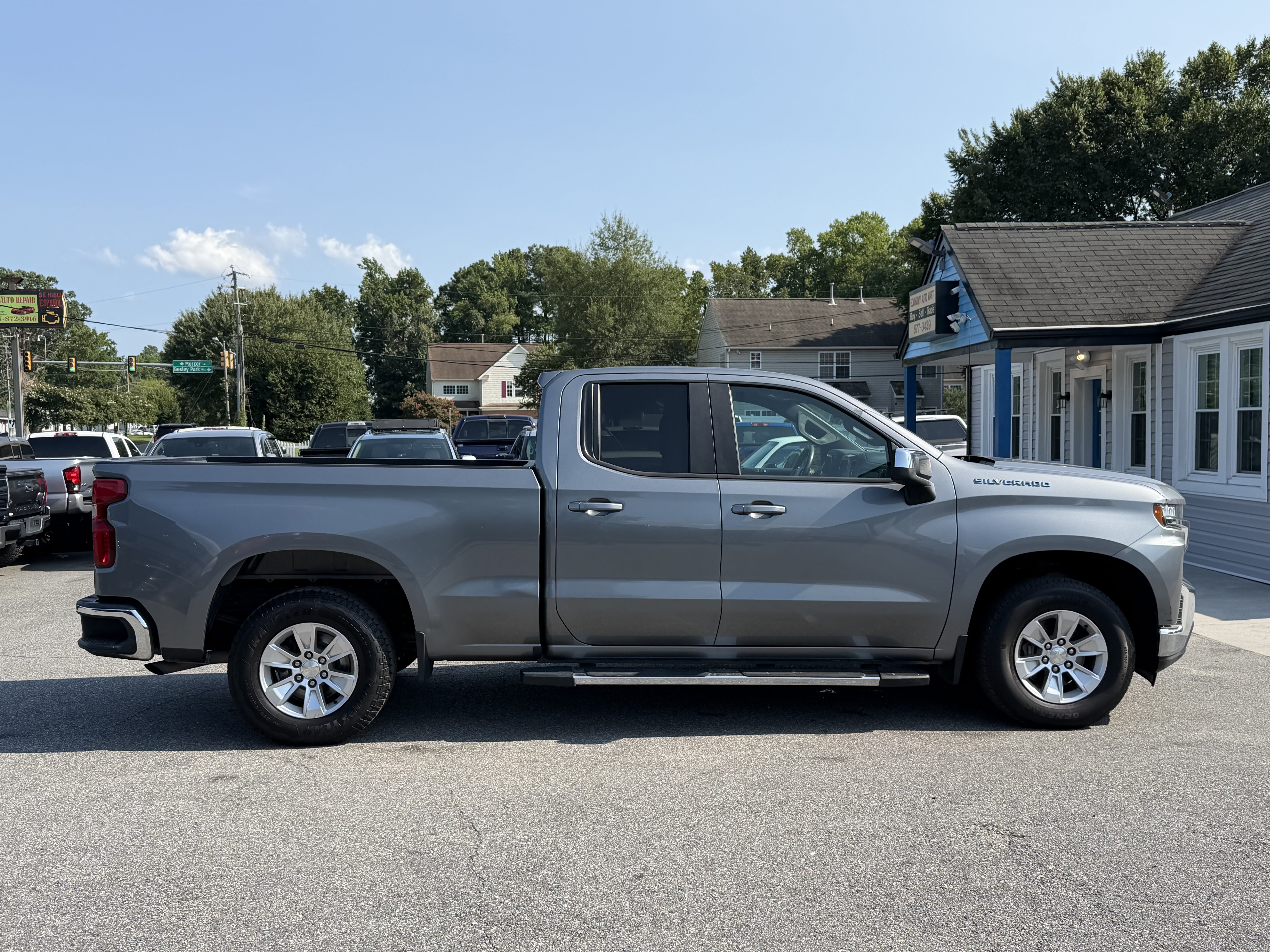 Used 2020 Chevrolet Silverado 1500 LT RWD image 4