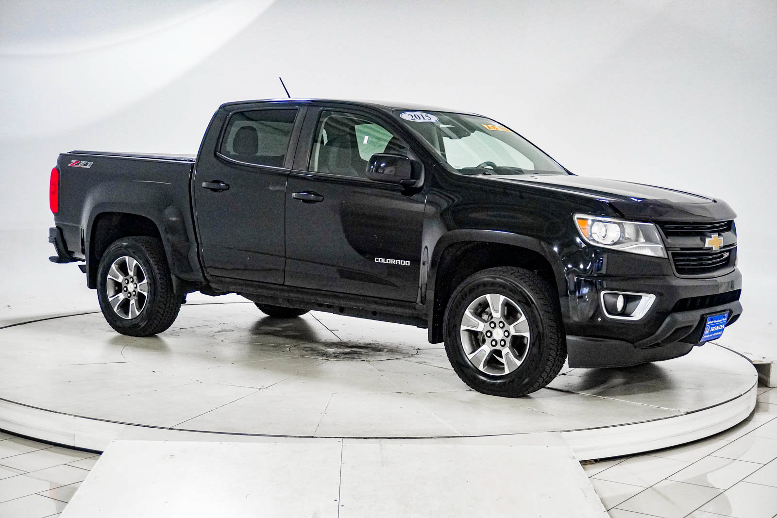 Used 2015 Chevrolet Colorado Z71 AWD/4WD image 11
