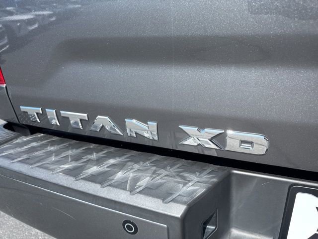 Used 2017 Nissan Titan SV AWD/4WD image 13