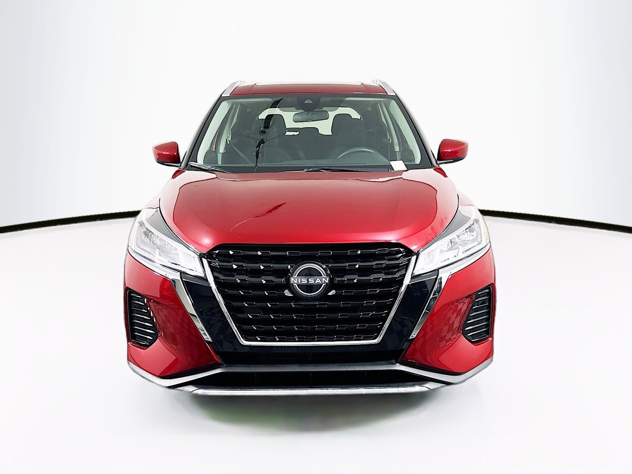 Used 2023 Nissan Kicks SV image 2