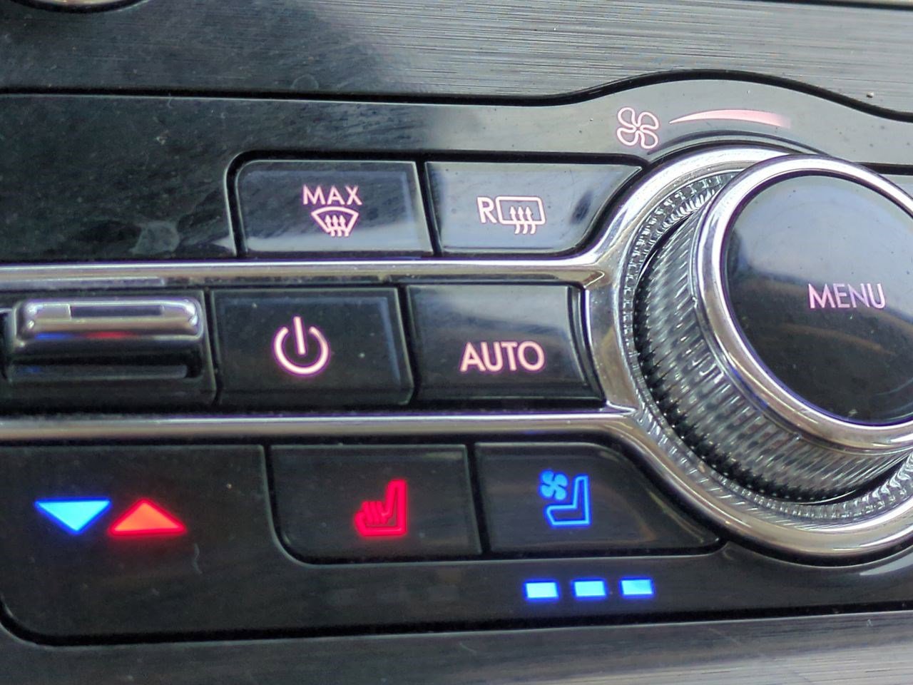 Certified 2023 Lincoln Nautilus Reserve w/ Monochromatic Package image 24