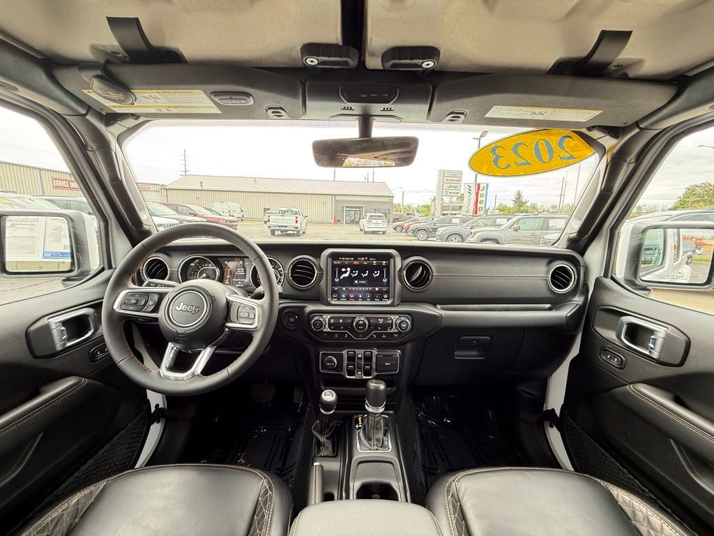 Used 2023 Jeep Gladiator Overland AWD/4WD image 20