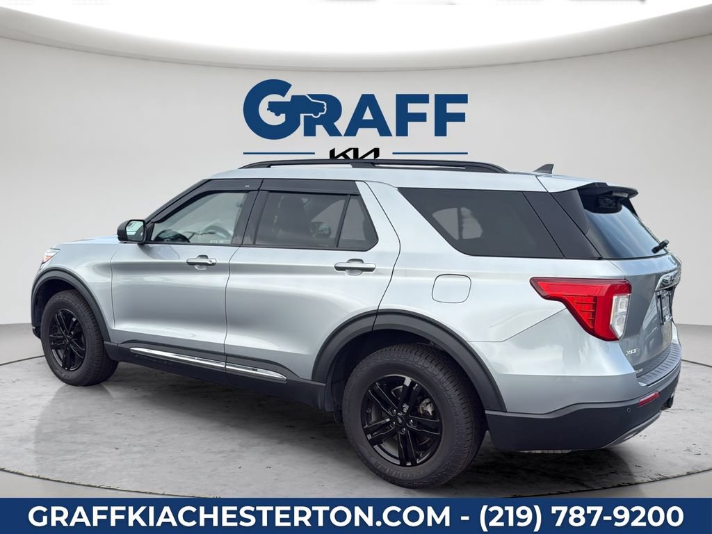 Used 2021 Ford Explorer XLT w/ Equipment Group 202A AWD/4WD image 4