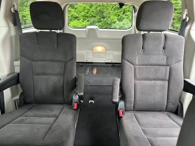 Used 2015 Dodge Grand Caravan SXT w/ UConnect Hands-Free Group FWD image 34