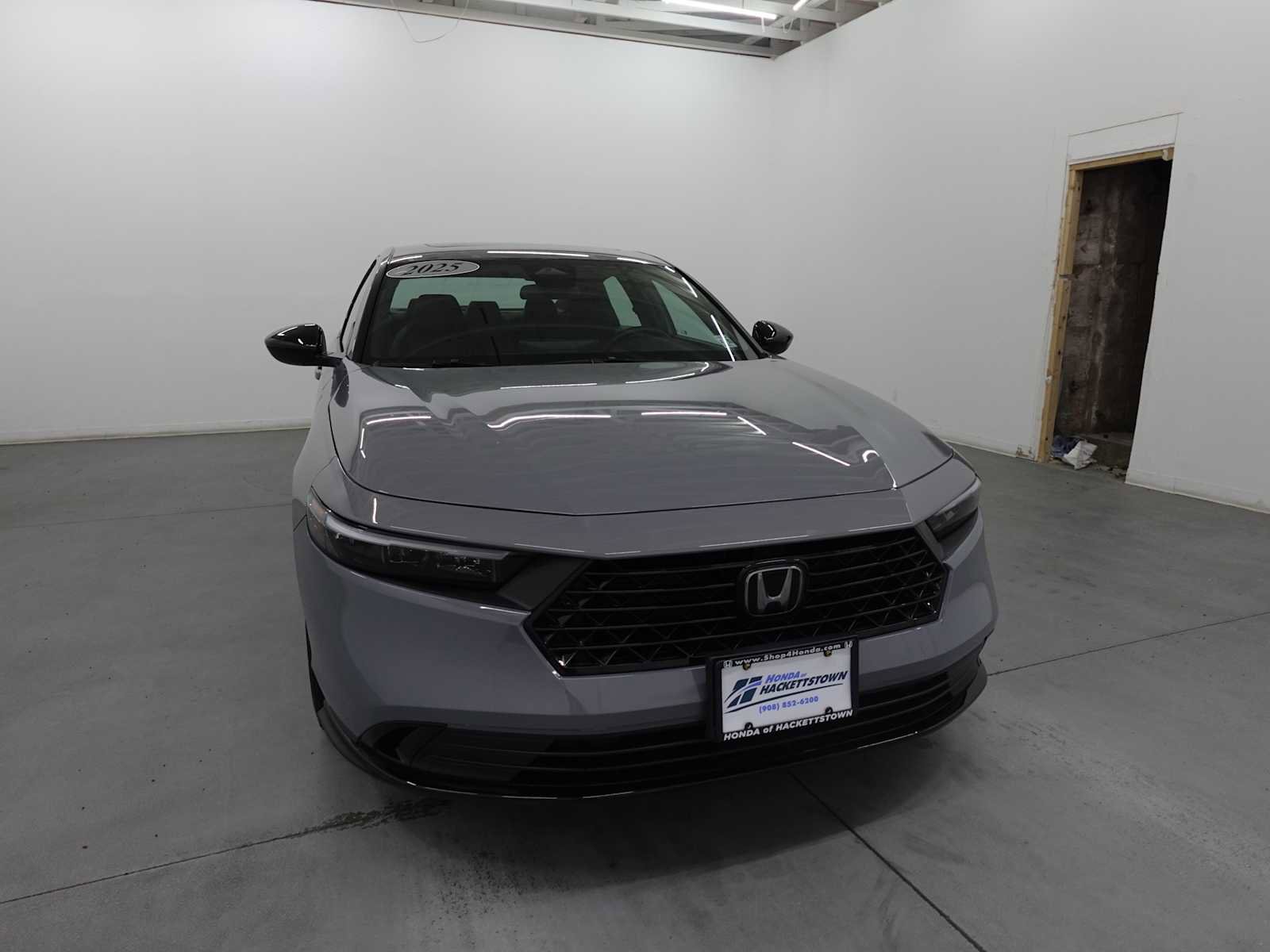 Used 2025 Honda Accord Sport image 3