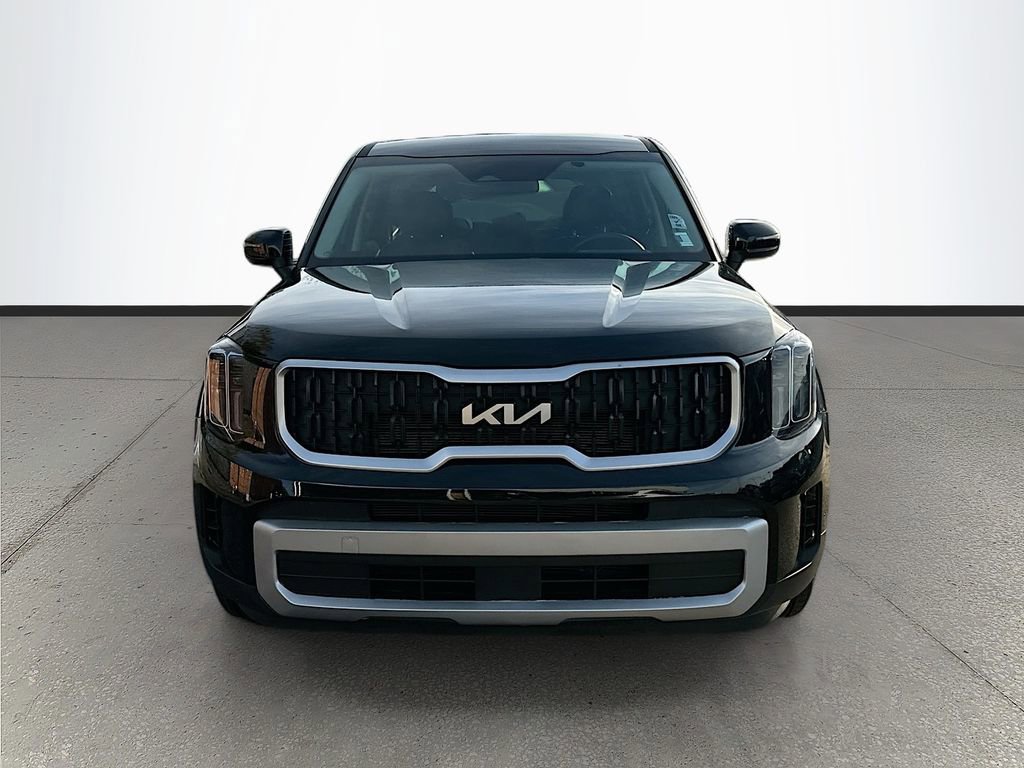 Certified 2025 Kia Telluride LX image 2