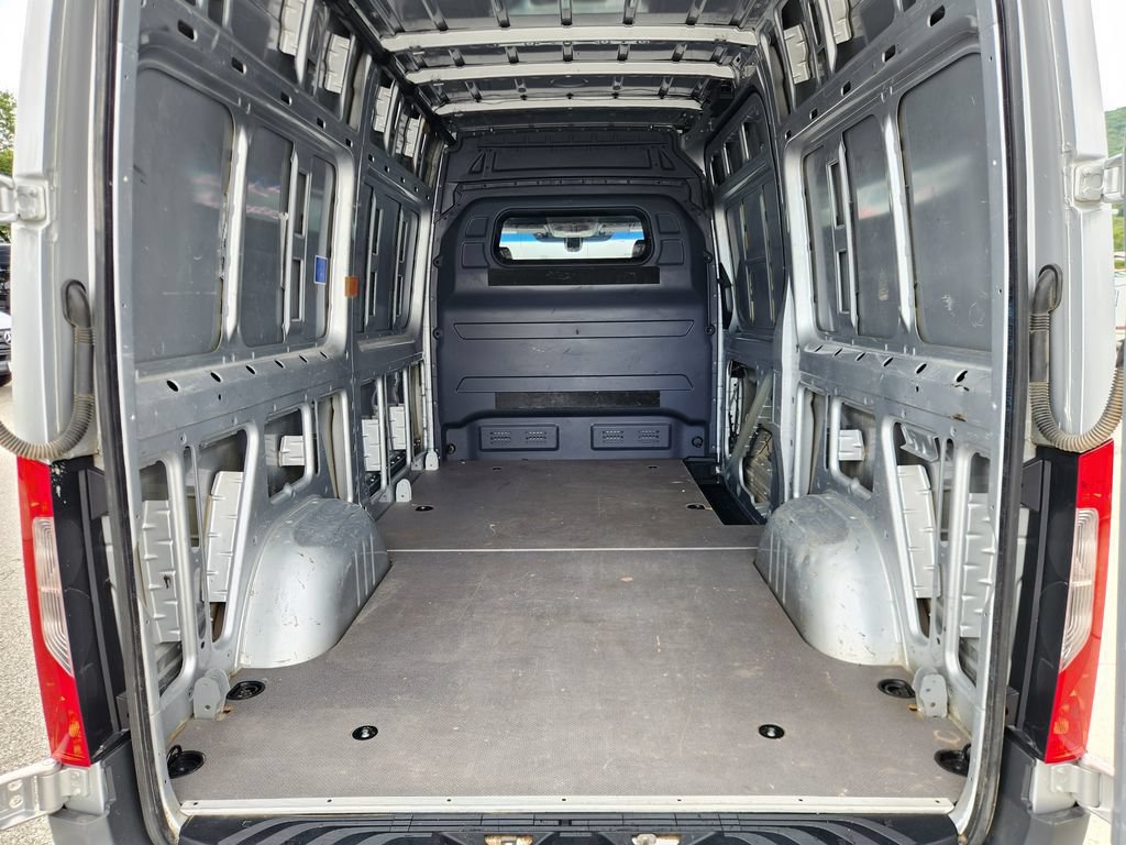 Used 2022 Mercedes-Benz Sprinter 2500 image 14
