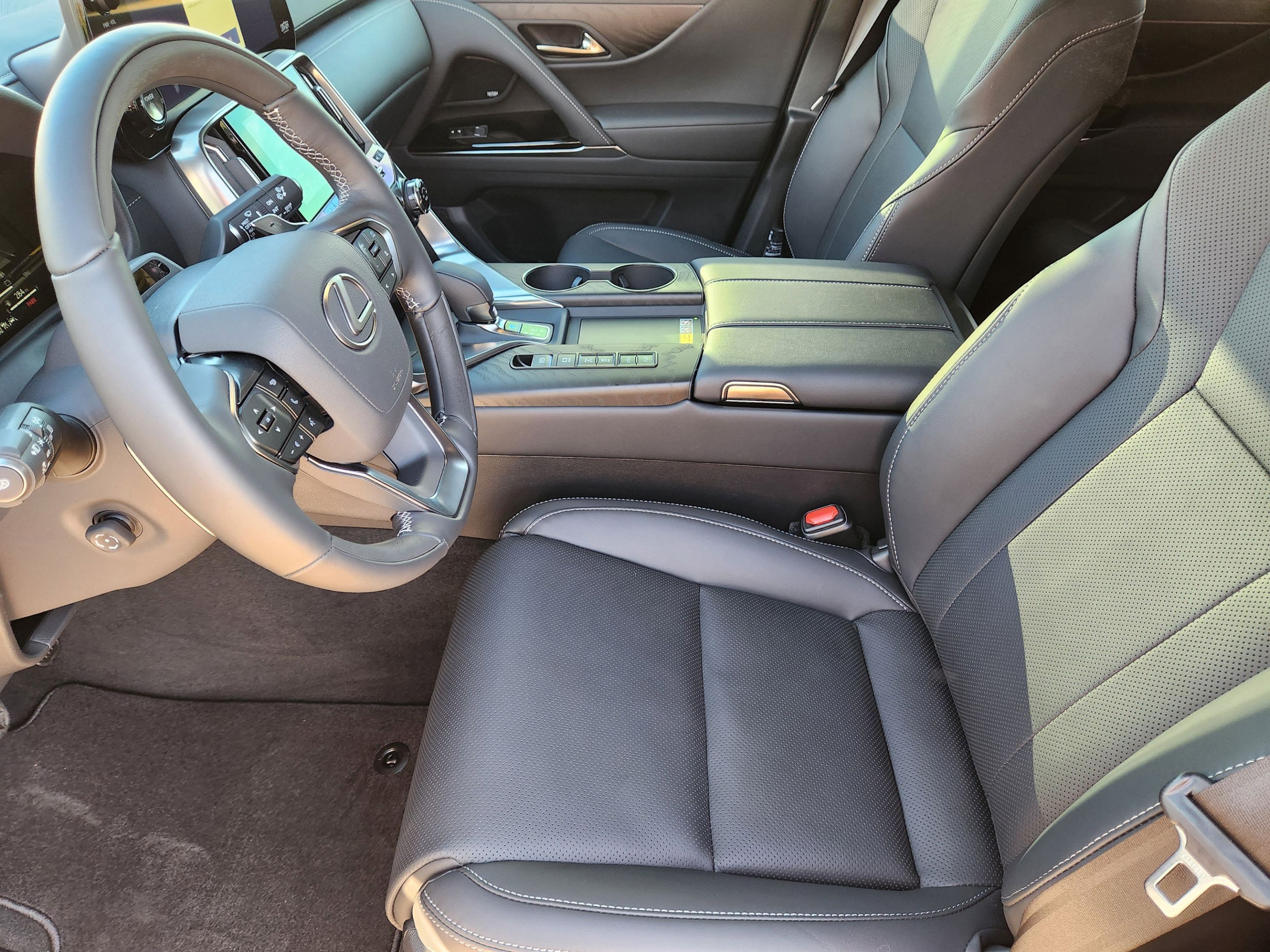 New 2026 Lexus LX 700h Luxury AWD/4WD image 5