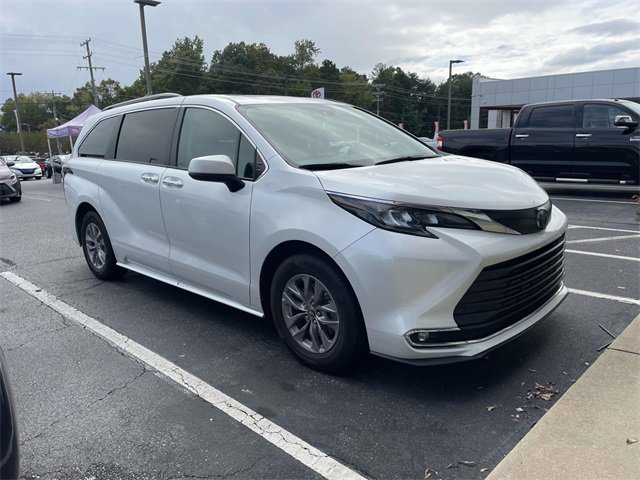 Used 2024 Toyota Sienna XLE