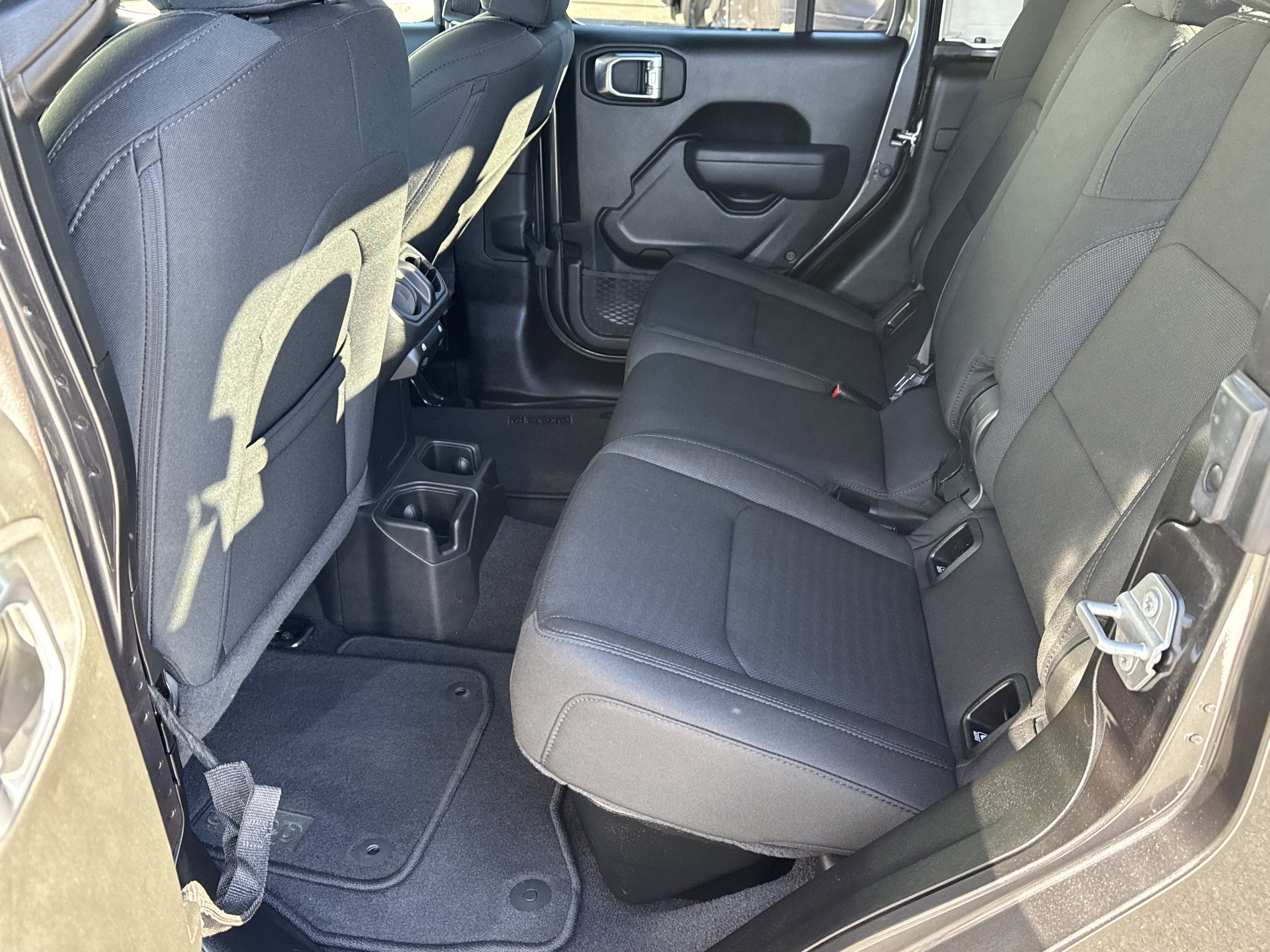 Used 2022 Jeep Gladiator Sport image 24