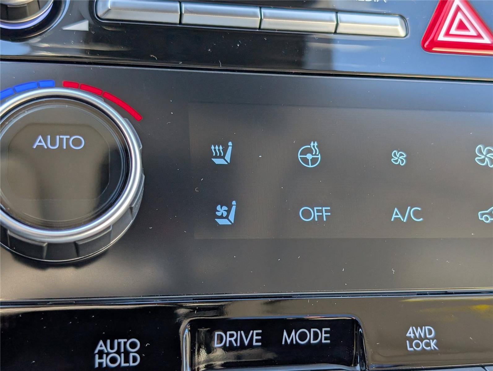 New 2026 Hyundai Santa Fe Limited AWD/4WD image 25