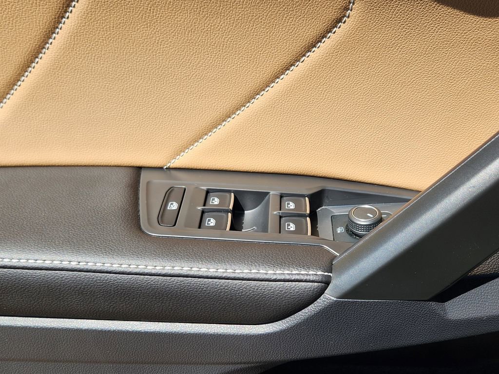 Used 2024 Volkswagen Tiguan SE image 4