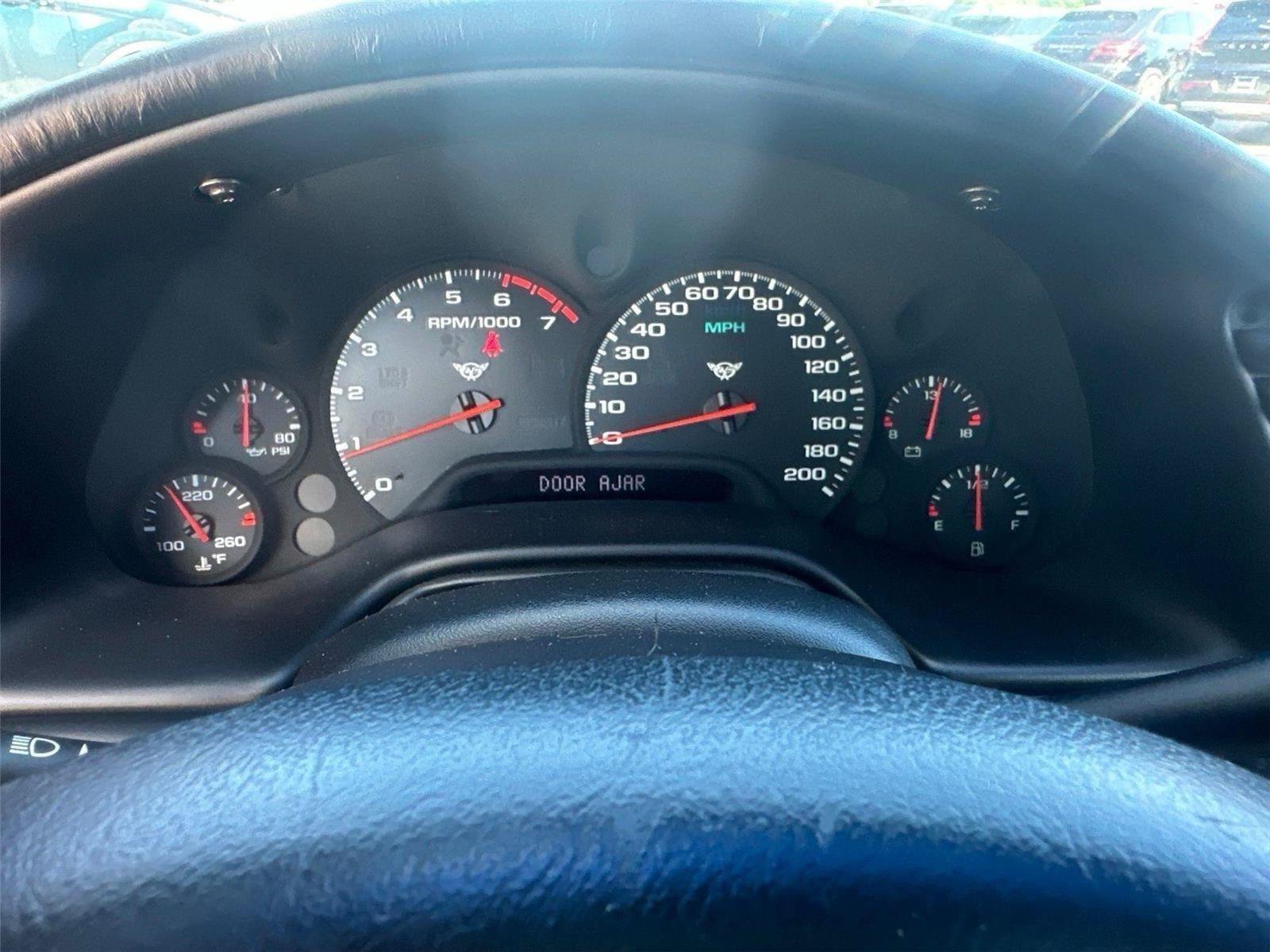 Used 2004 Chevrolet Corvette Coupe w/ Preferred Equipment Group RWD image 20