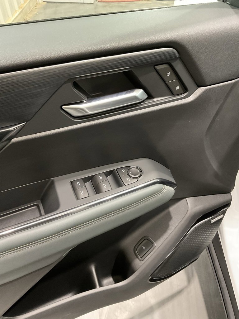 Used 2025 GMC Acadia AT4 image 7