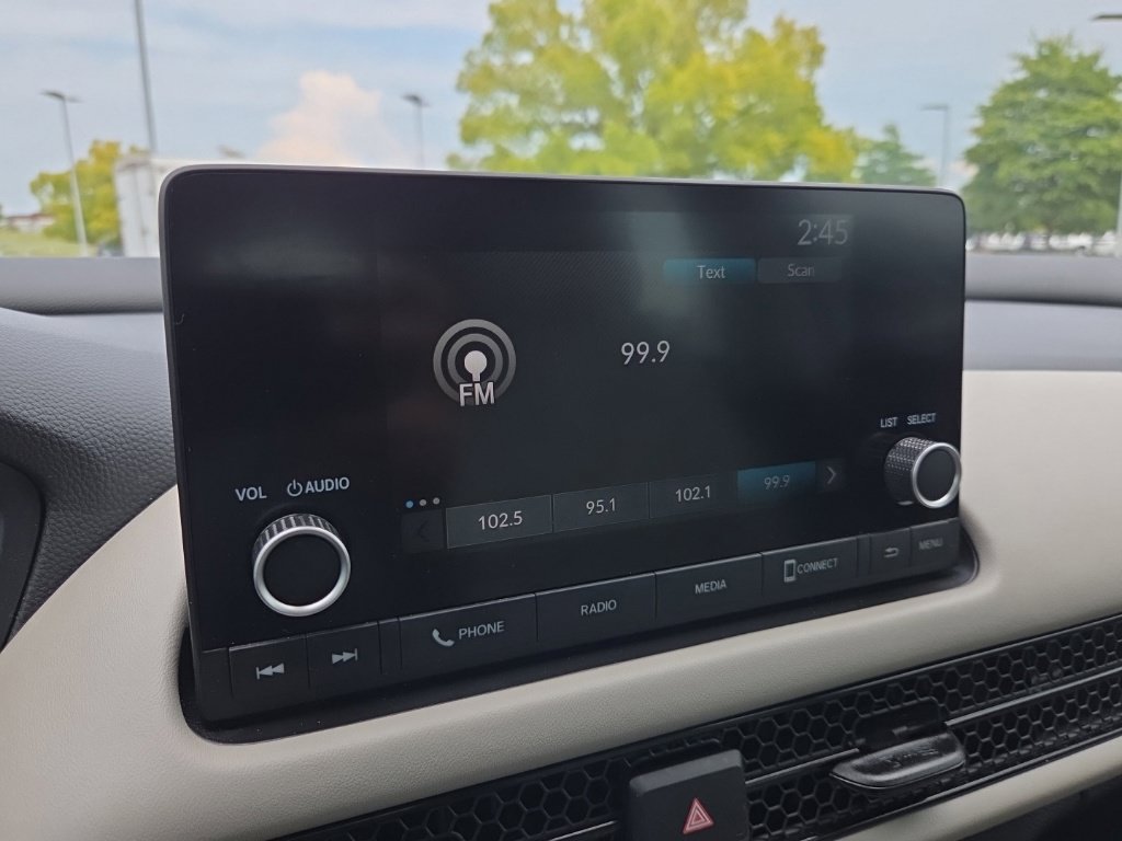 Used 2025 Honda HR-V LX image 31