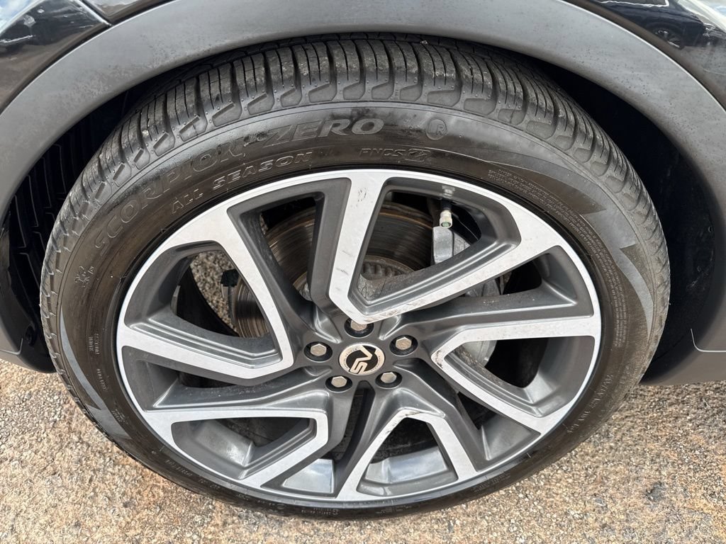 Used 2025 Land Rover Discovery S AWD/4WD image 47