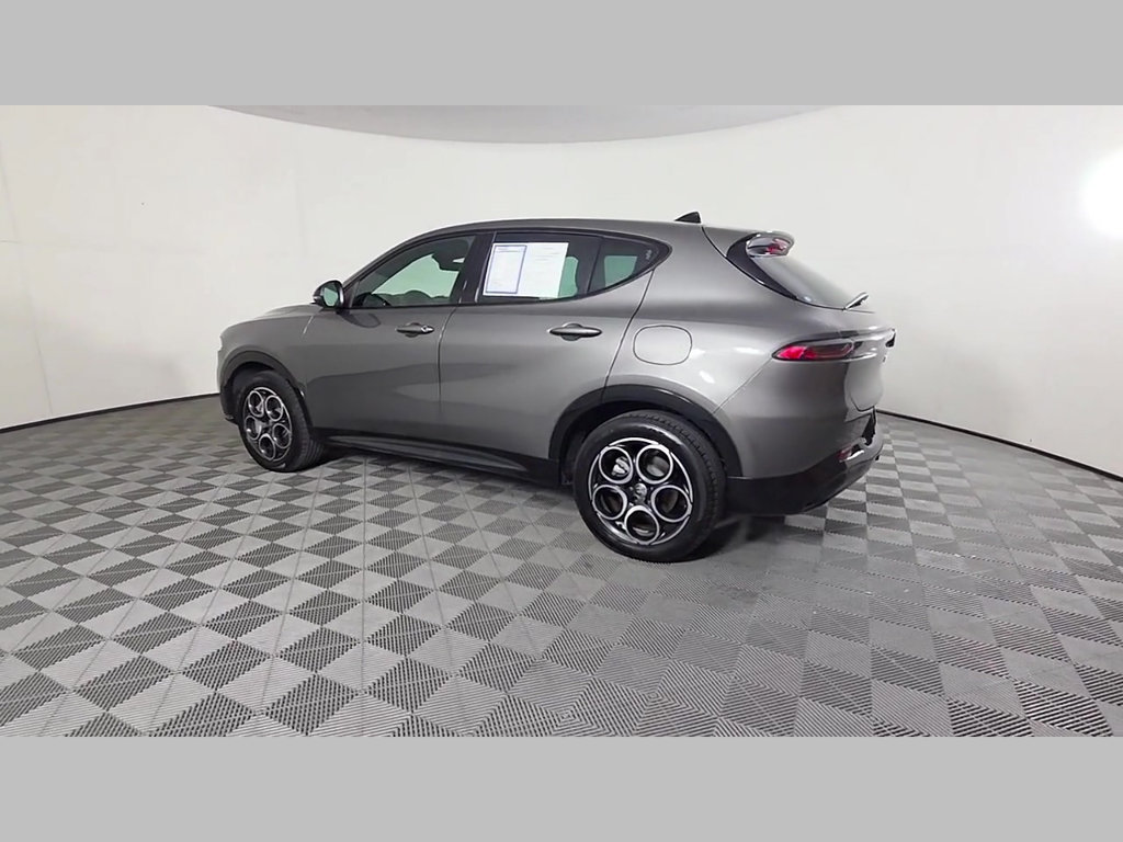 Used 2025 Alfa Romeo Tonale w/ Premium Package AWD/4WD image 45