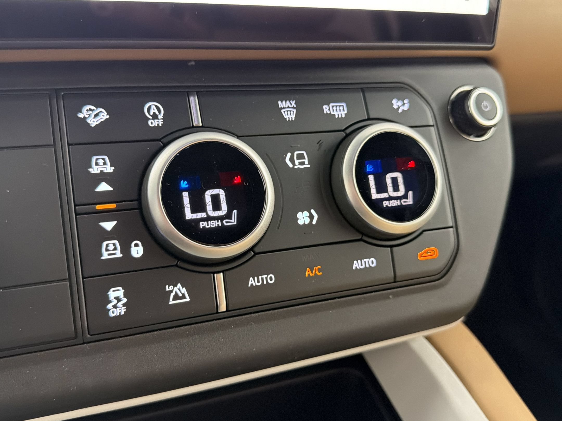 New 2026 Land Rover Defender 110 X-Dynamic SE AWD/4WD image 17