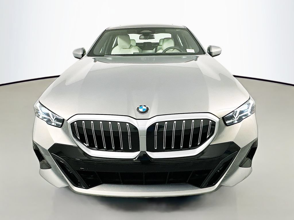 Used 2026 BMW 530i xDrive w/ M Sport Package AWD/4WD image 2