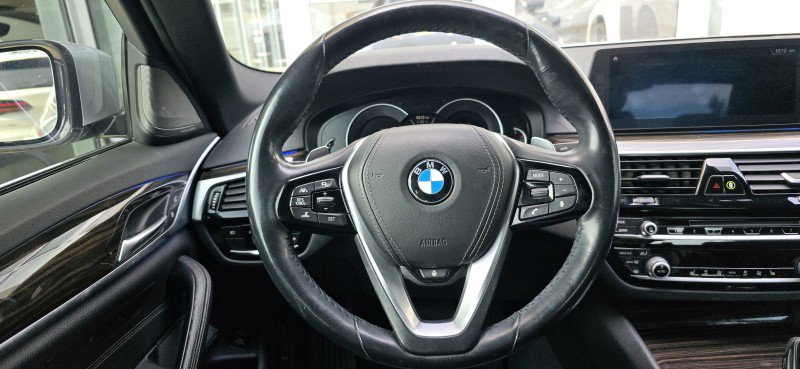 Used 2018 BMW 540i image 22