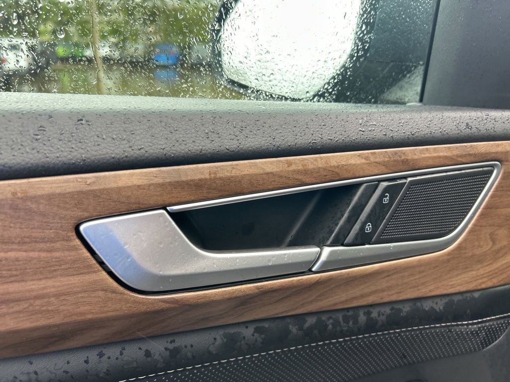 Used 2024 Volkswagen Atlas SE image 37