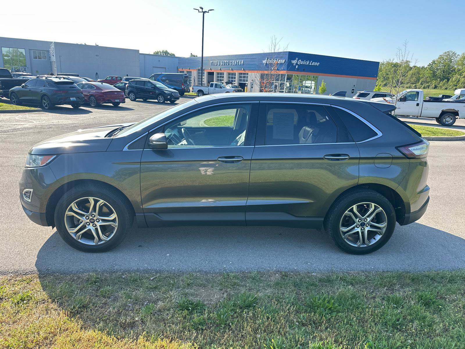 Used 2016 Ford Edge Titanium AWD/4WD image 10