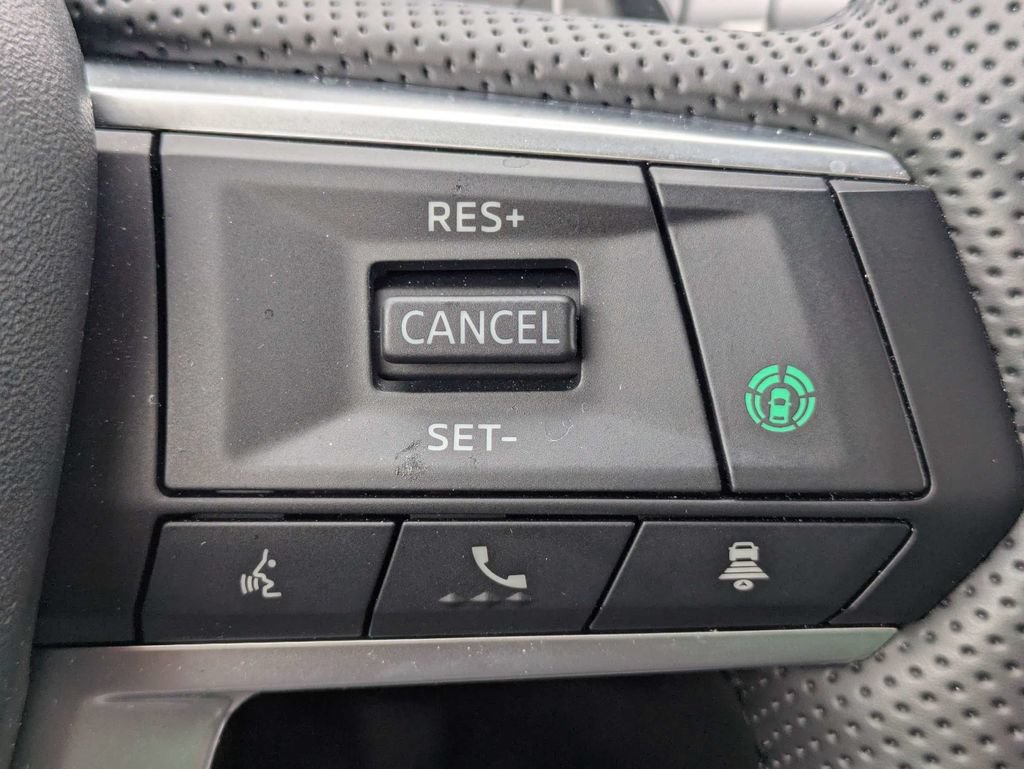 Used 2025 Mitsubishi Outlander SE FWD image 29