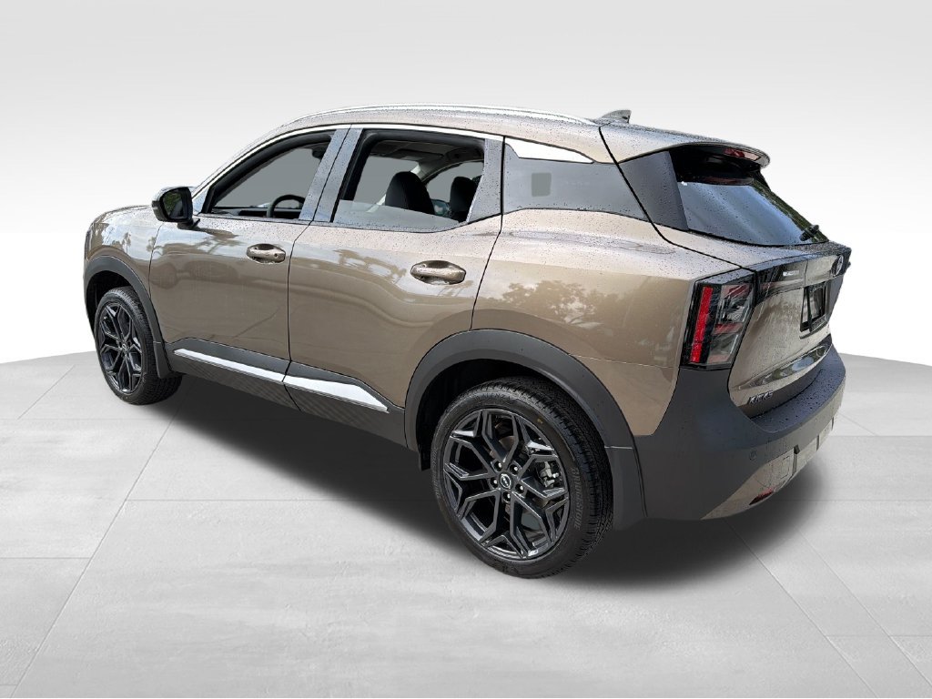 New 2027 Nissan Kicks SR FWD image 5