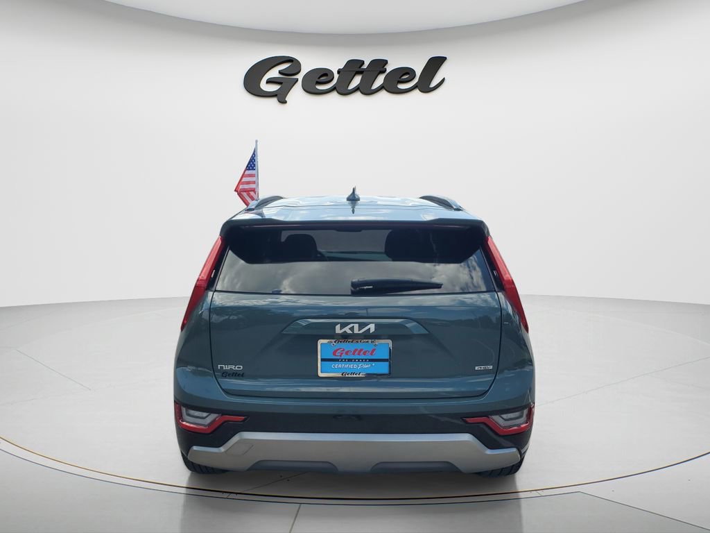 Used 2023 Kia Niro SX Touring image 6