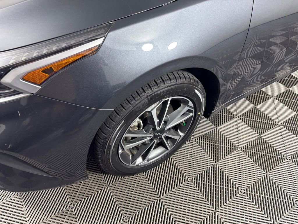 Used 2023 Kia Forte LXS w/ LXS Technology Package image 11