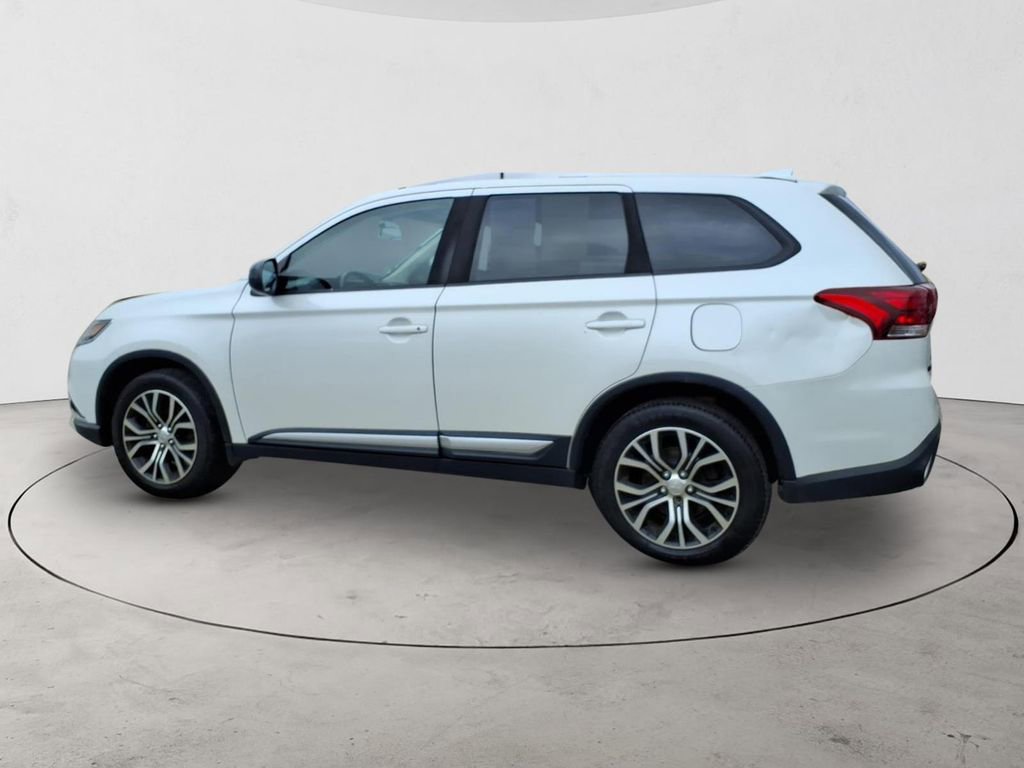 Used 2017 Mitsubishi Outlander ES image 9