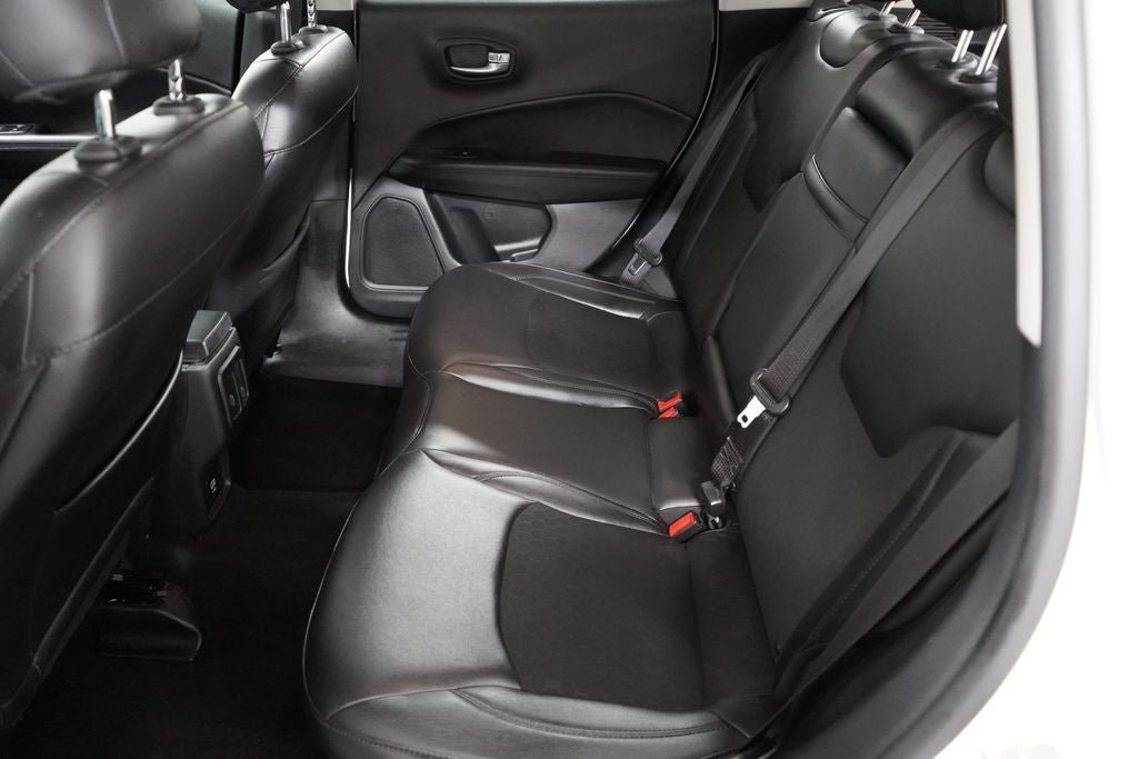 Used 2018 Jeep Compass Latitude FWD image 18