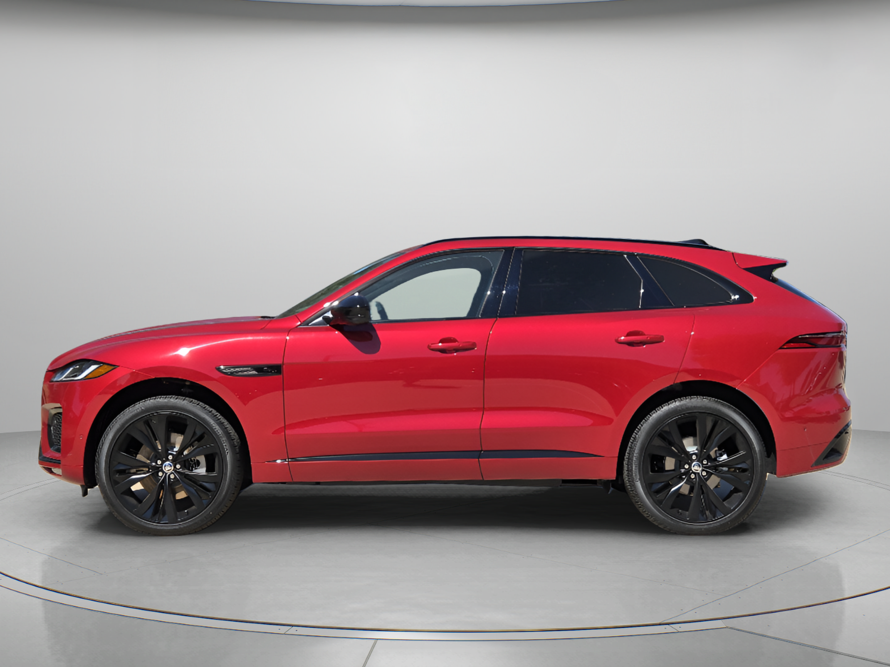 Used 2026 Jaguar F-PACE R-Dynamic S AWD/4WD image 2