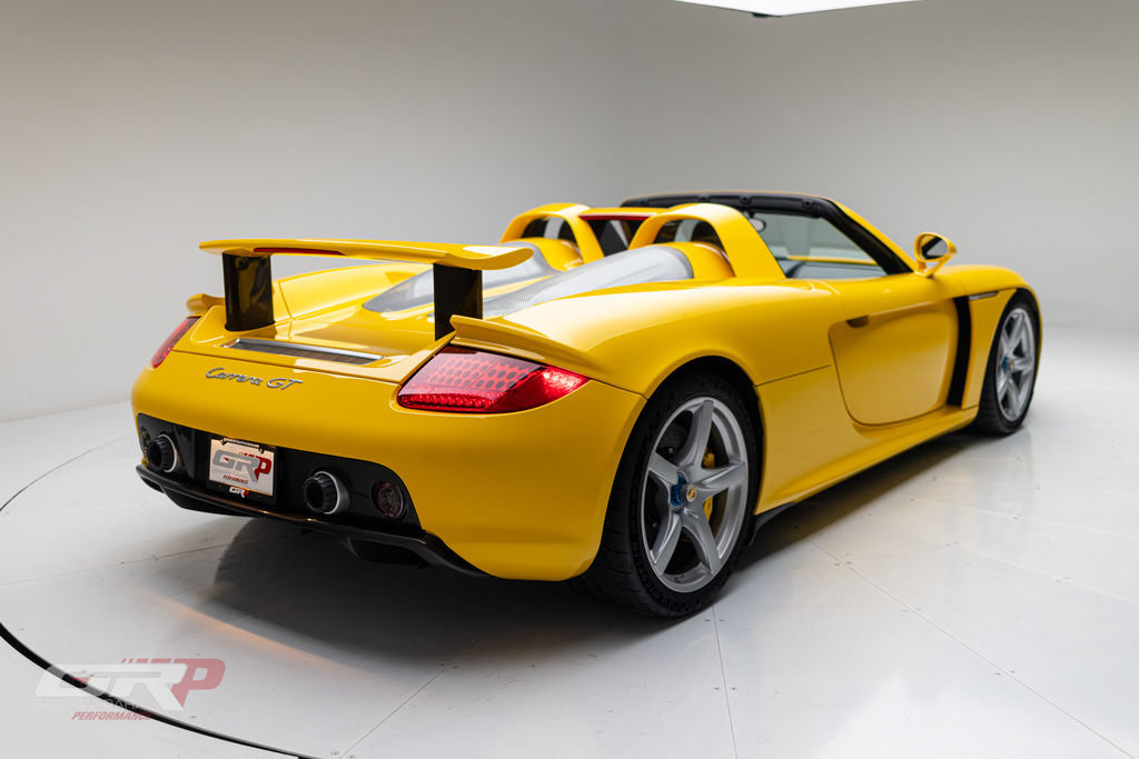 Used 2005 Porsche Carrera GT RWD image 3