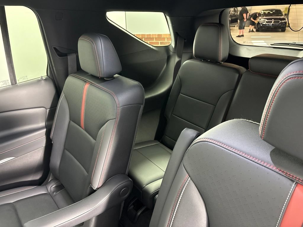 Used 2024 Chevrolet Traverse RS w/ LPO, Floor Liner Package AWD/4WD image 22