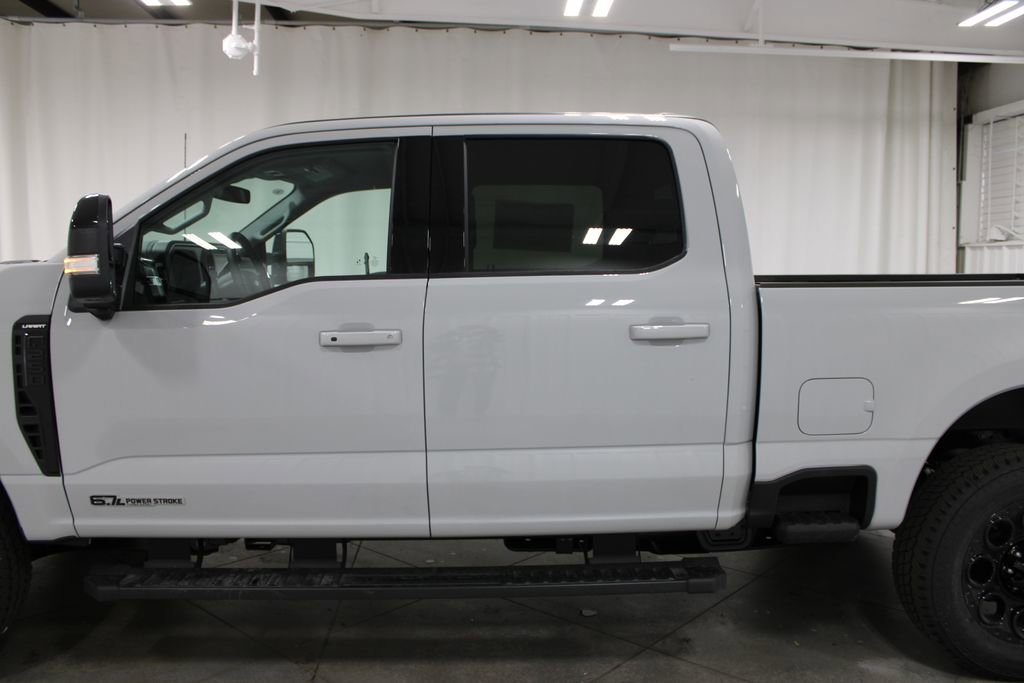 New 2026 Ford F250 Lariat w/ Black Appearance Package image 5