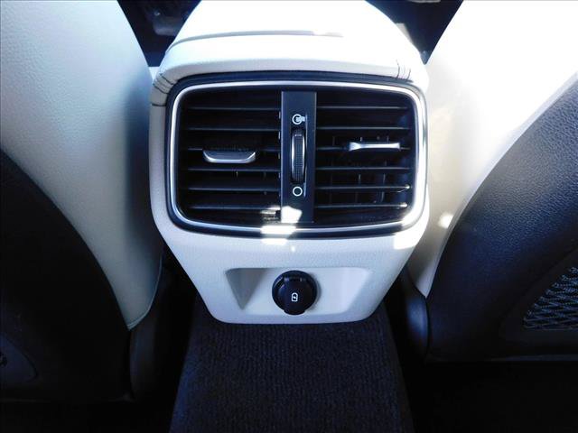 Used 2023 Genesis G70 2.0T RWD image 25