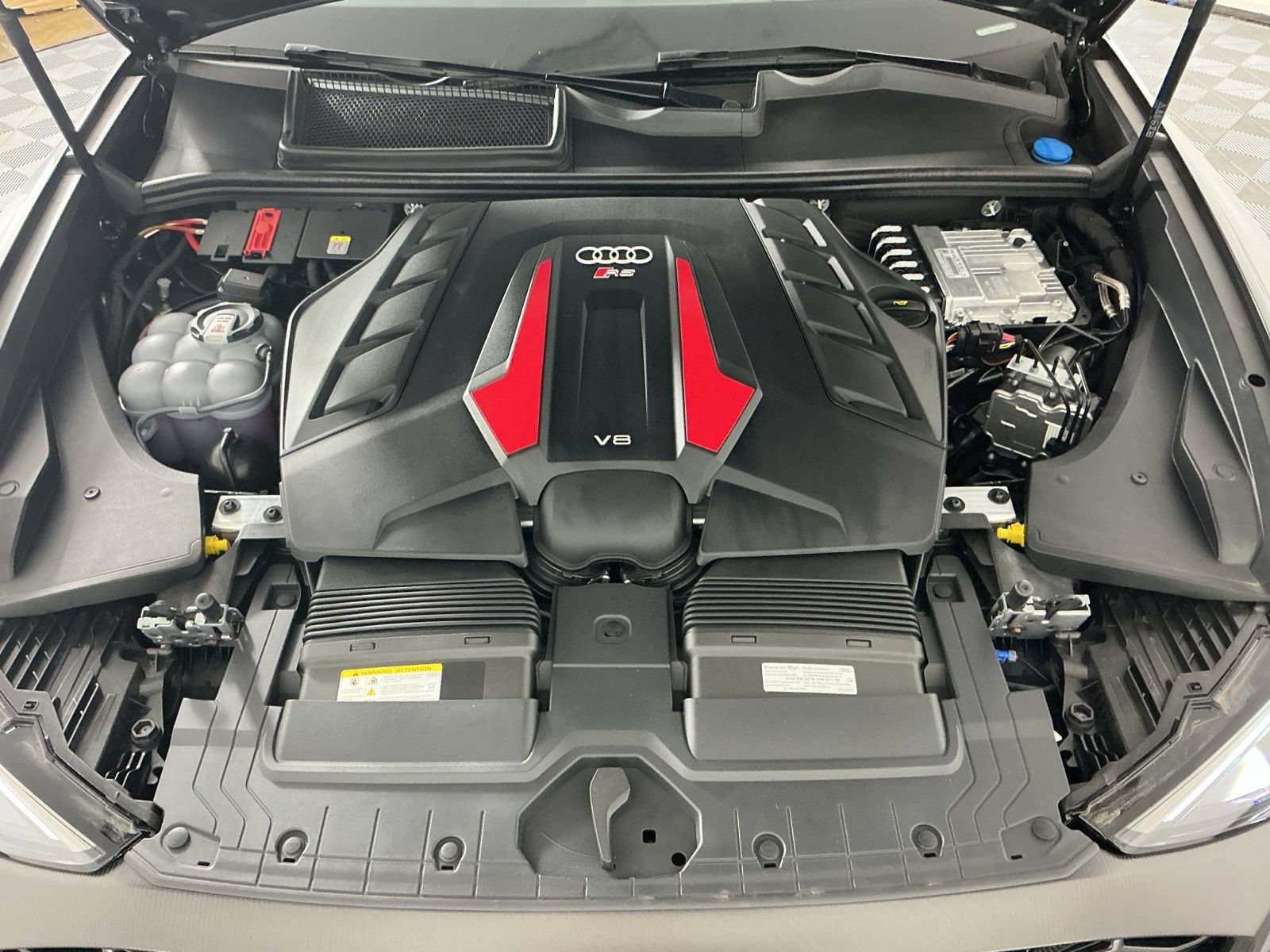 New 2027 Audi RS Q8 performance AWD/4WD image 22