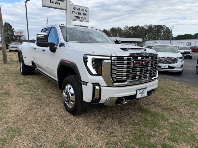 Used 2024 GMC Sierra 3500 Denali w/ Denali Reserve Package image 3