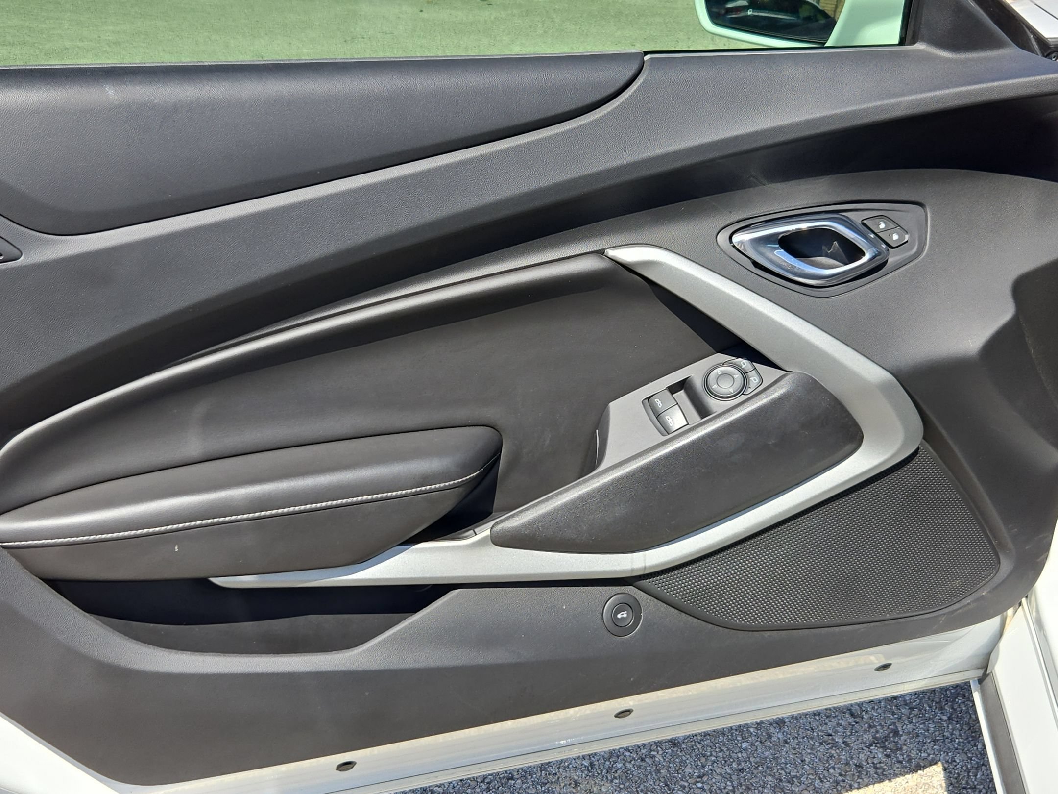 Used 2017 Chevrolet Camaro LT RWD image 10