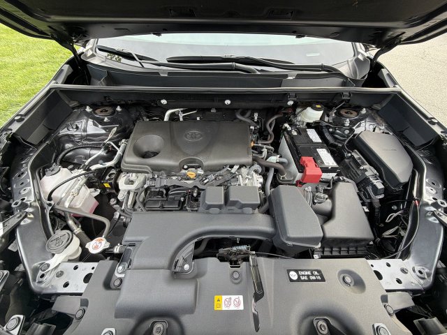 Used 2024 Toyota RAV4 LE AWD/4WD image 14