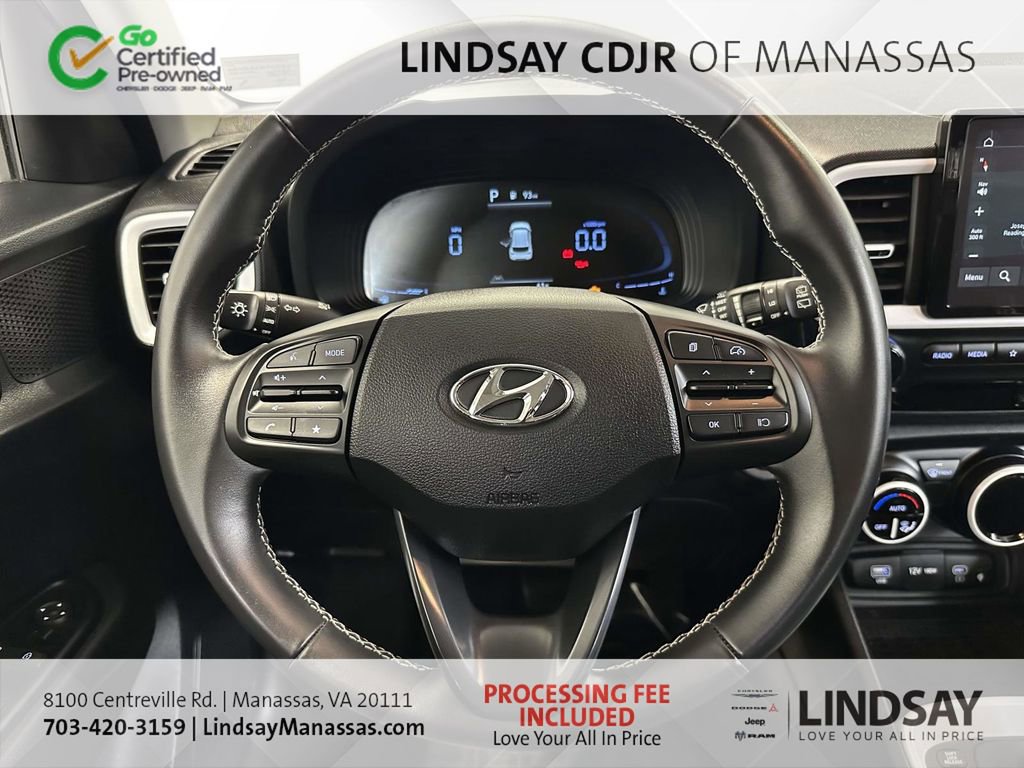 Used 2023 Hyundai Venue Limited image 25