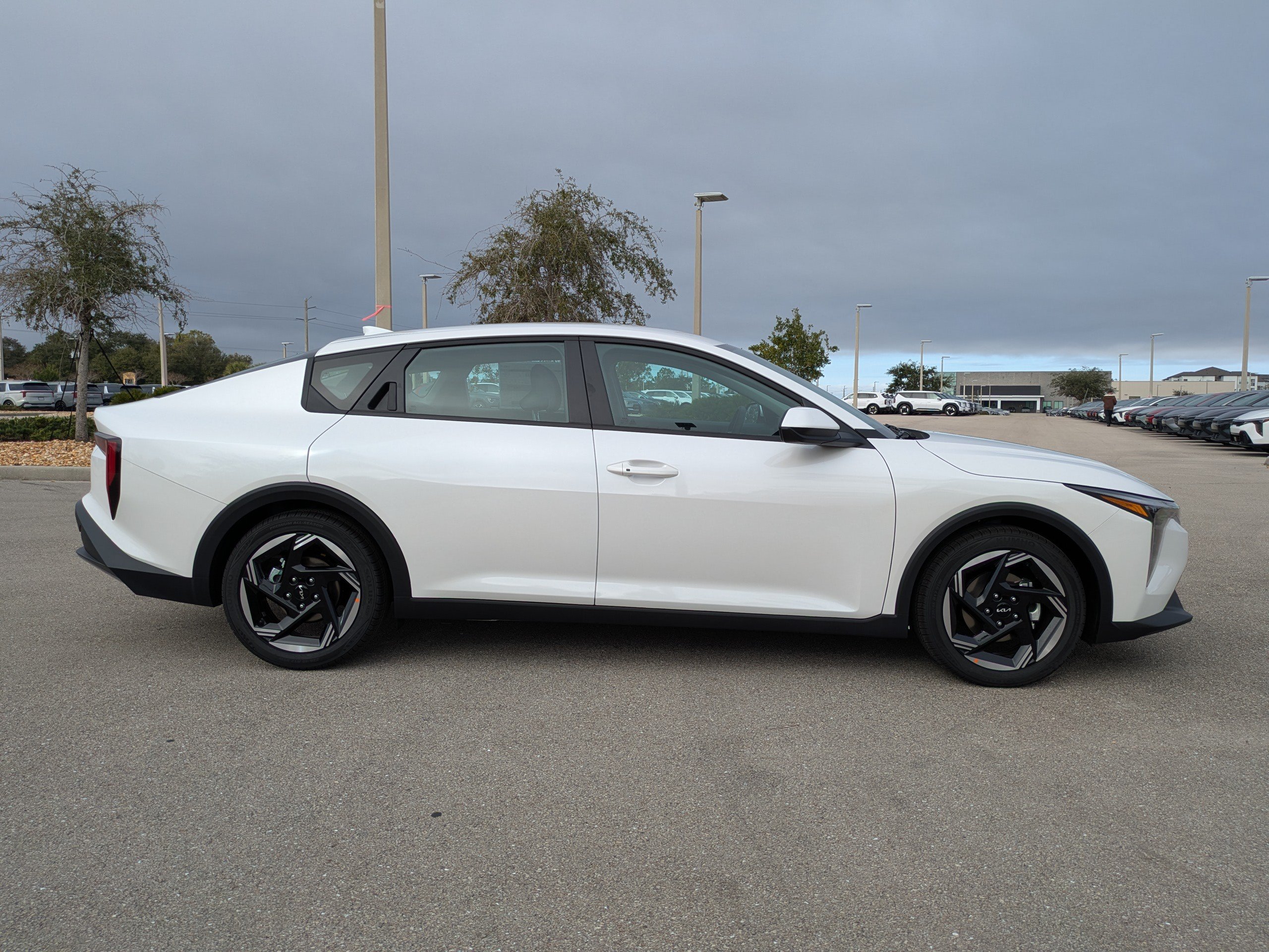 New 2025 Kia K4 GT-Line Turbo FWD image 4