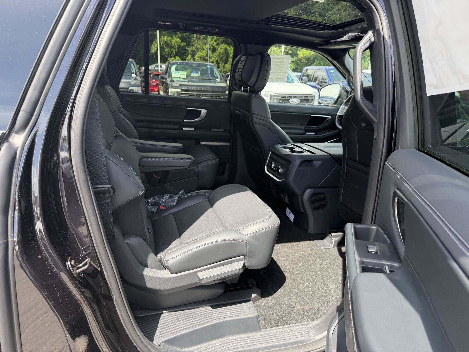New 2026 Ford Expedition Max Platinum w/ Stealth Appearance Package AWD/4WD image 37