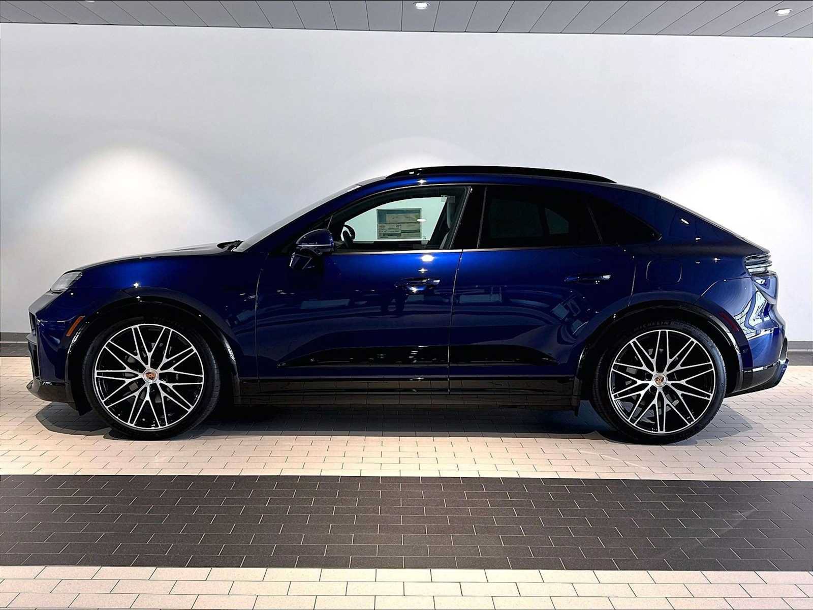 New 2026 Porsche Macan 4 Electric AWD/4WD image 2