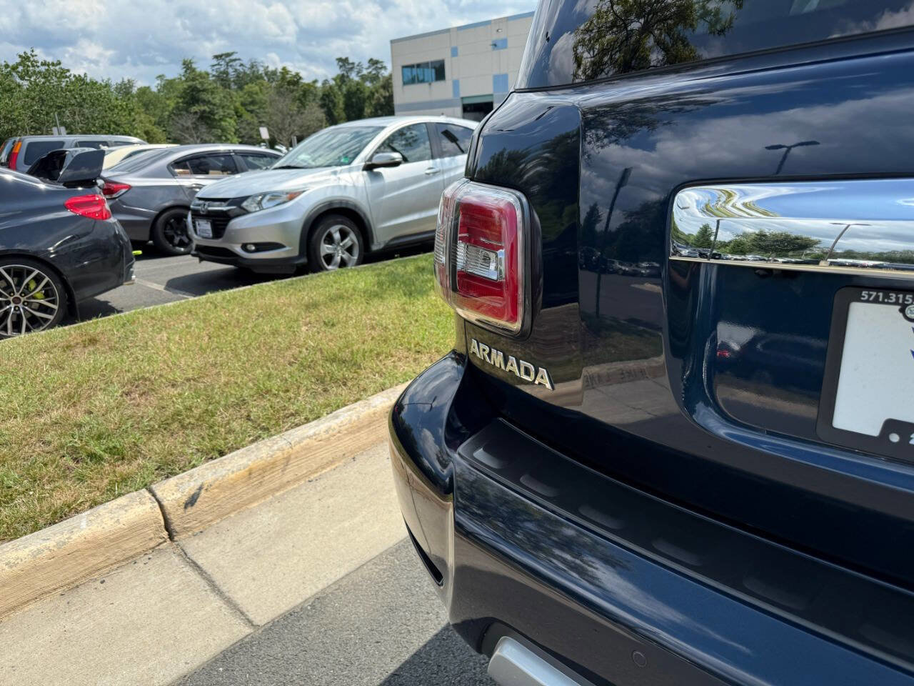 Used 2018 Nissan Armada SL w/ Premium Package image 11