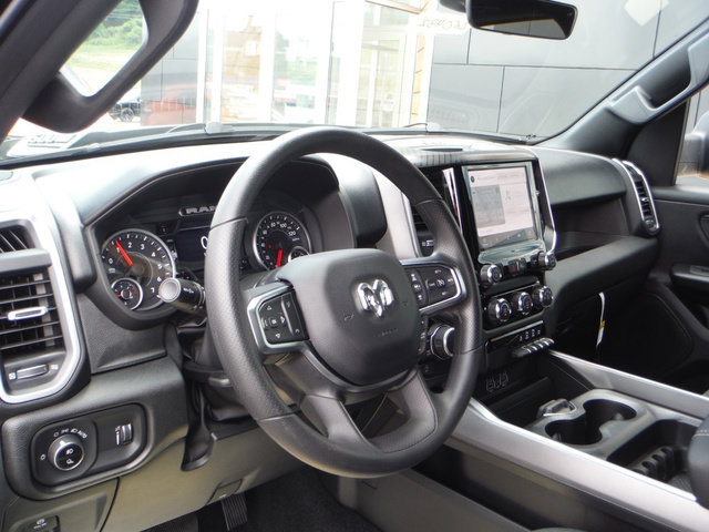 New 2026 RAM 1500 Express AWD/4WD image 3