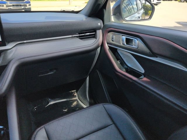 Used 2025 Ford Explorer Platinum AWD/4WD image 17