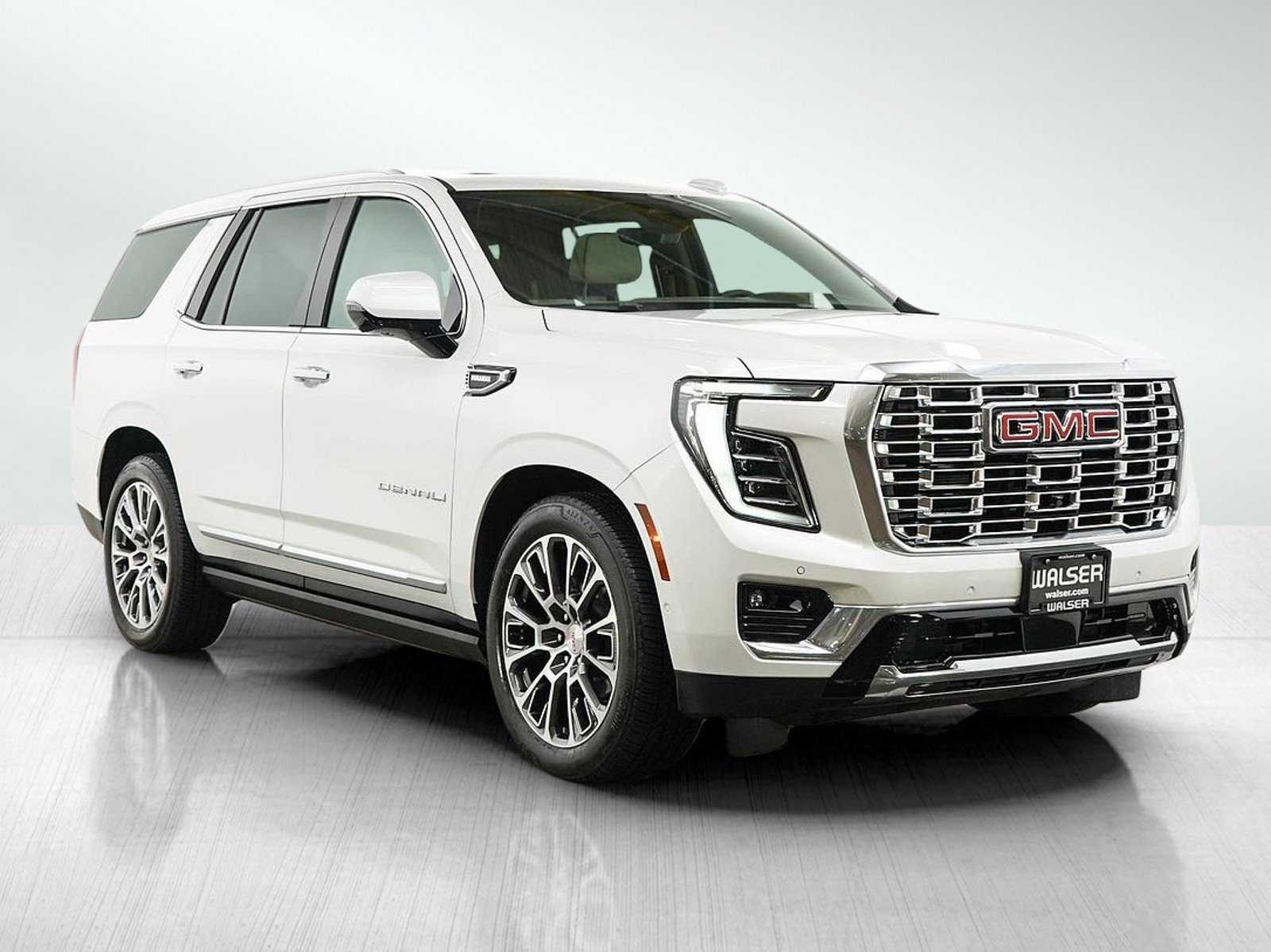 Used 2025 GMC Yukon Denali w/ Denali Reserve Package AWD/4WD image 7